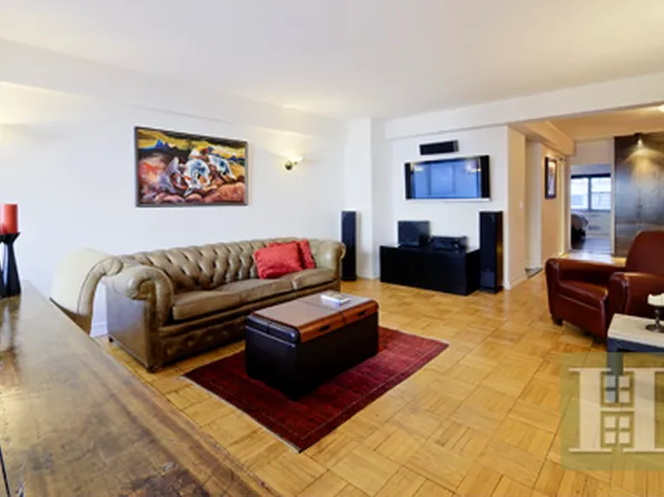 333 East 46th Street image 1 of 6