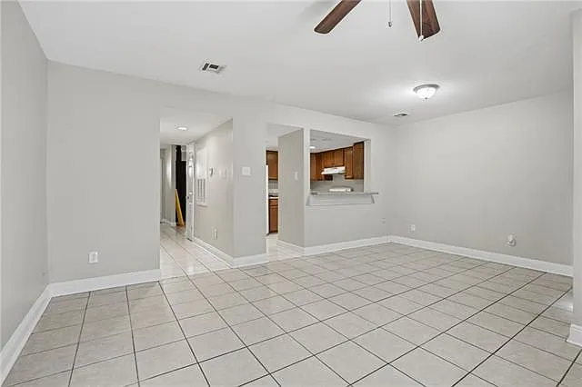 2 bed, 2.5 bath, 1368 sqft, $1,350 — Photo 1