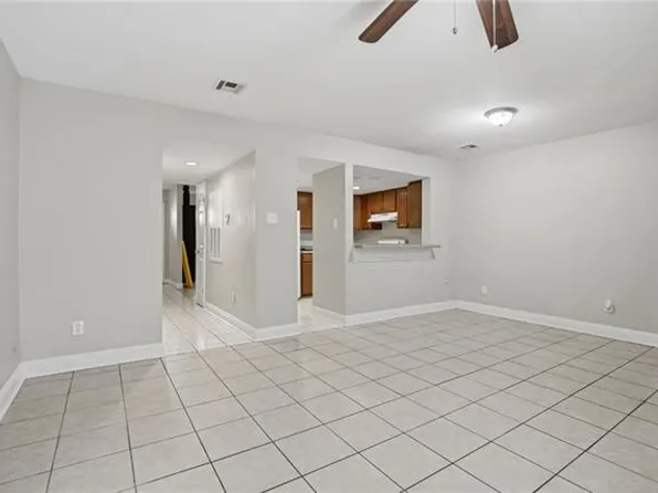1005 Chimney Wood Ln, New Orleans, LA 70126