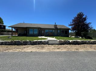 363 Stock Dr, Bridgeport, CA 93517