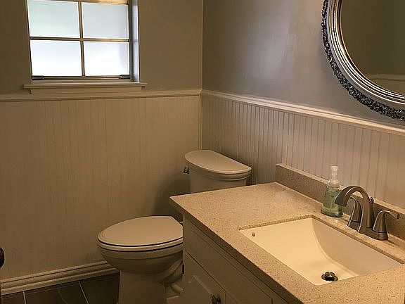 5th image of 1360 Sheridan Ln