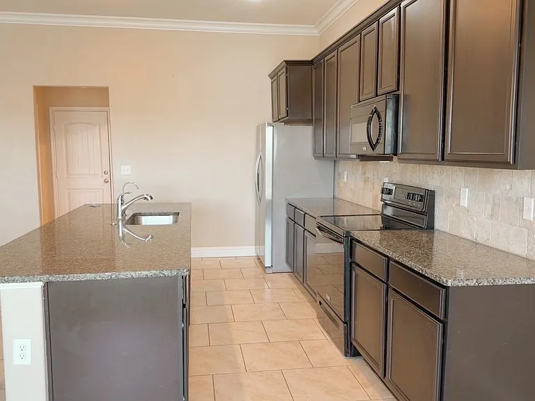1210 Wrangler Ln — Photo 5