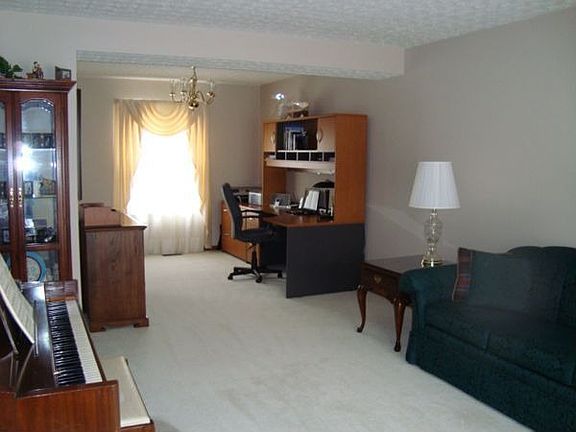 Living Room/Dining