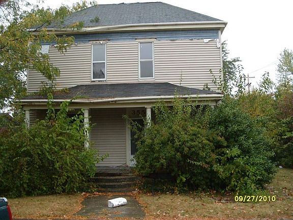 2nd image of 355 W Van Buren St