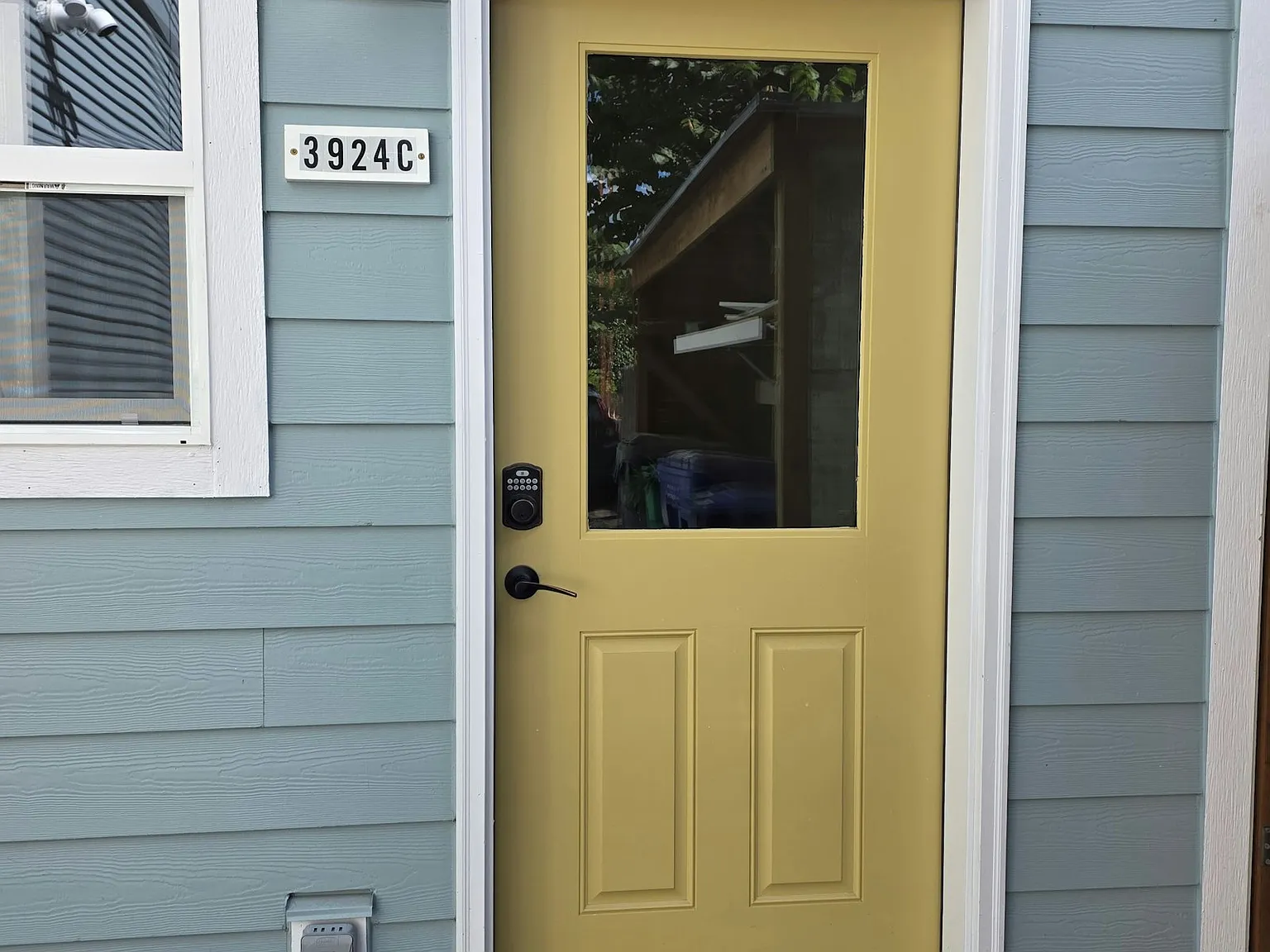 3924 Southeast Grant Court, Unit C — Photo 1