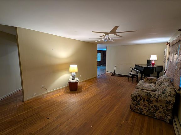 3rd image of 14 Tall Tree Lane
