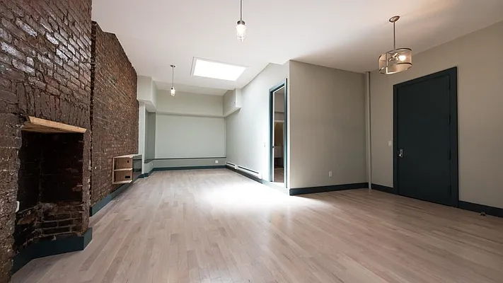 Rented by Nooklyn NYC LLC | media 101