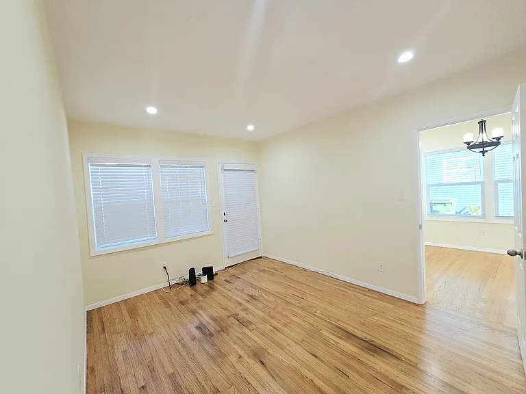 3633 Veteran Ave — Photo 12