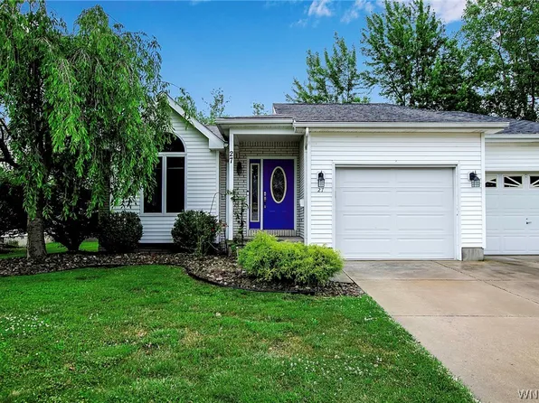 27 Kelly Ct, Lancaster, NY 14086