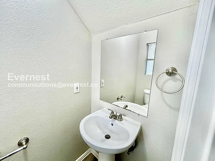 130 Creek Cove Dr — Photo 17