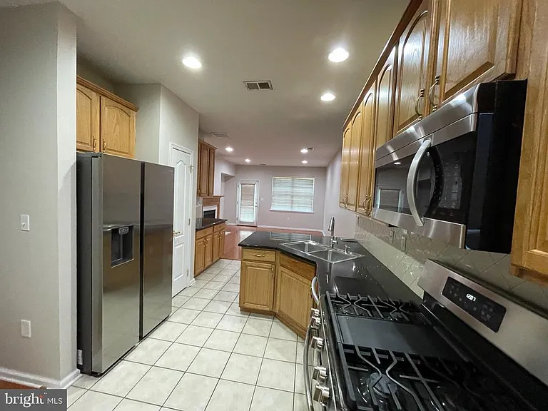 42 Haddon Ct — Photo 8