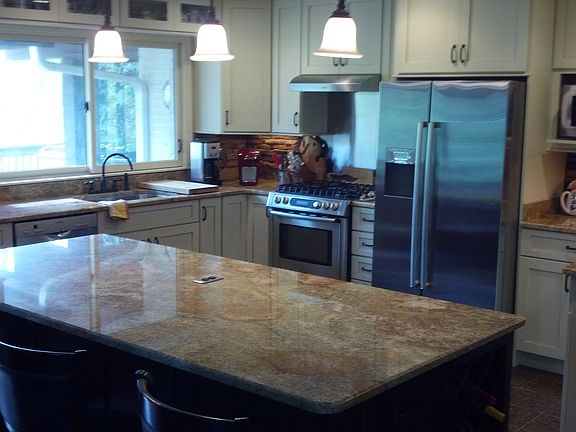3rd image of 406 Idlewood Dr