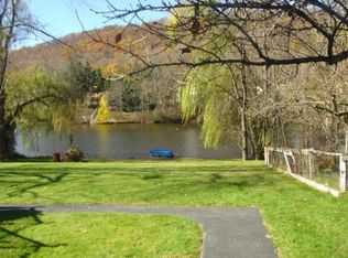 18 Merriewold Ln N, Monroe, NY 10950