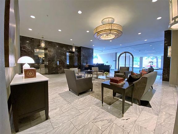 3rd image of 5000 Montrose Blvd Unit 9C