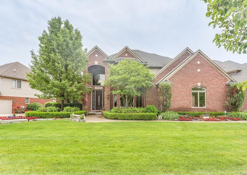1st image of 57282 Scenic Hollow Dr