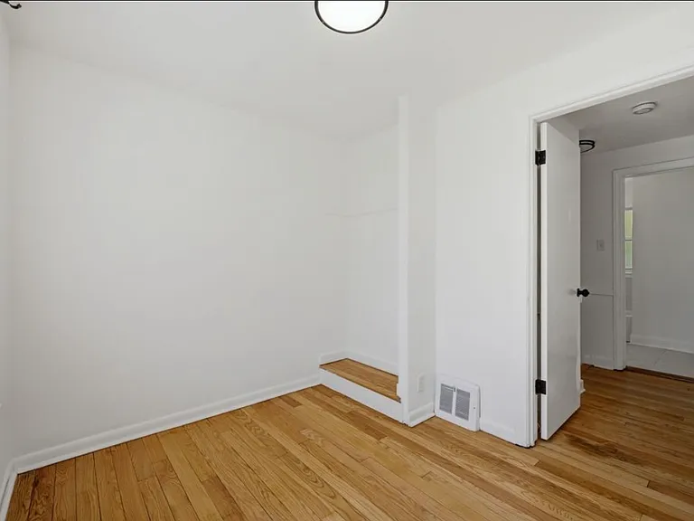 6456 S Lockwood Ave — Photo 10