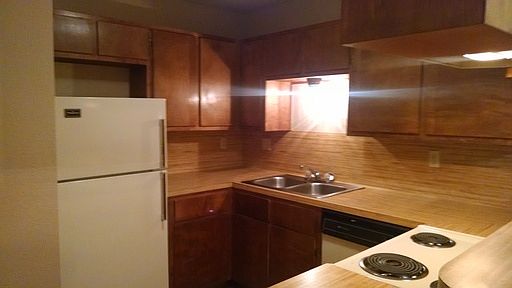 2nd image of 1611 N Main St APT D