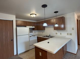 110 W 11th St #3, Kaukauna, WI 54130