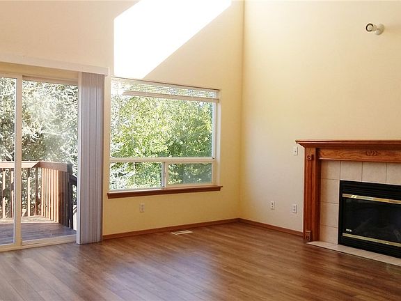 3rd image of 13319 108th Ave E