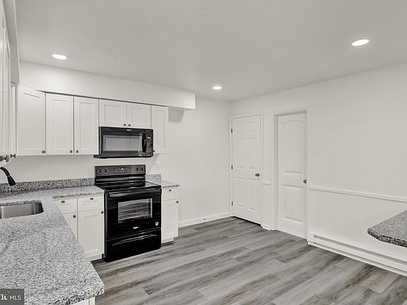 3rd image of 158 Faith Cir