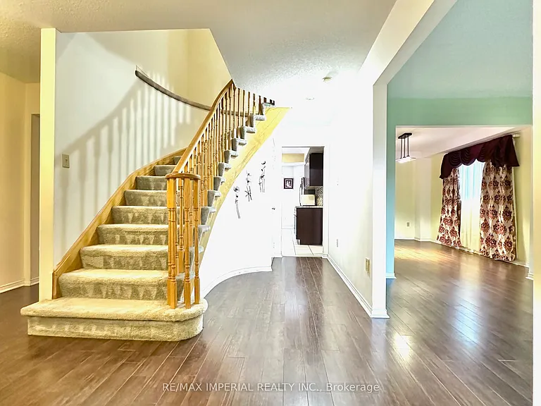 3058 Dalehurst Dr — Photo 3
