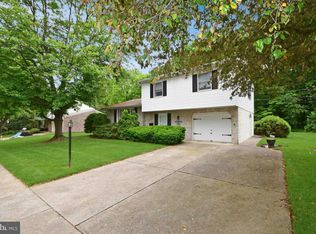 302 Pinewood Dr, Shiremanstown, PA 17011