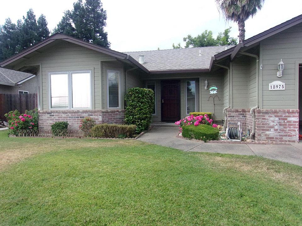 1st image of 18975 Lambert Way