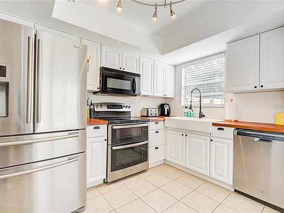 4th image of 1021 McCully Ct