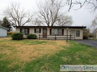 7040 N Harrison St, Gladstone, MO 64118