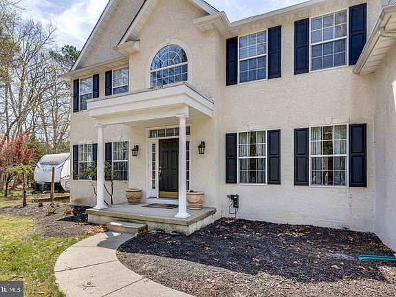 3rd image of 420 Tuckerton Rd