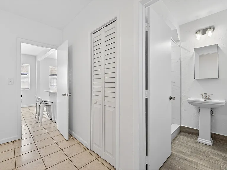 412 SE 16th St #3A — Photo 18