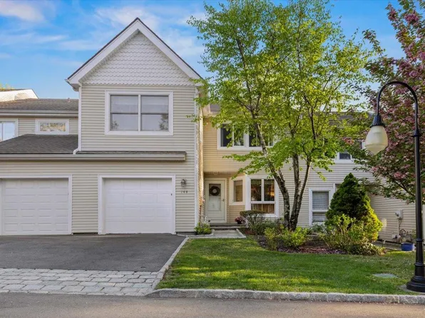 144 Winchester Drive, Yonkers, NY 10710