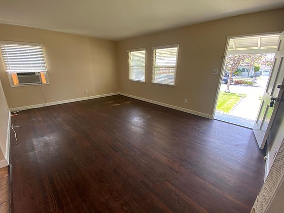 4th image of 218 S Louise Ave