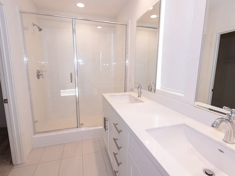 1625 Hampton Dr — Photo 18