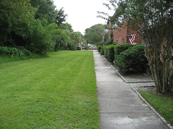 3 bed, 2.5 bath, 1200 sqft, $800 — Photo 3
