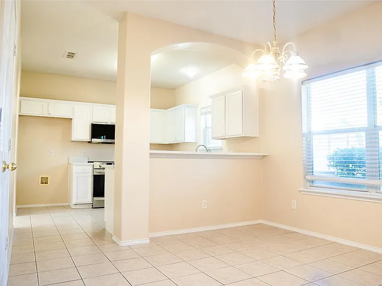 1102 Deedee Creek Dr — Photo 4