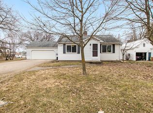 38 S Arthur St, Grant, MI 49327