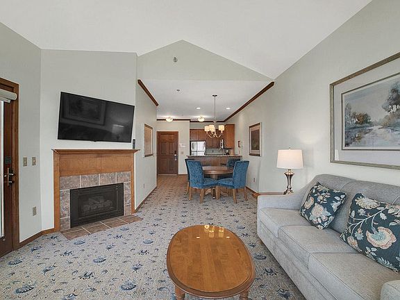 4th image of 101 Osthoff AVENUE #392