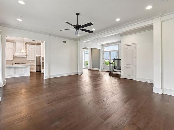 5th image of 116 Oaktree Dr
