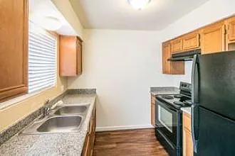 Sunny Gate Apartments — Photo 13