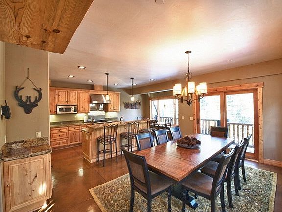 5th image of 155 Painted Rock Ct