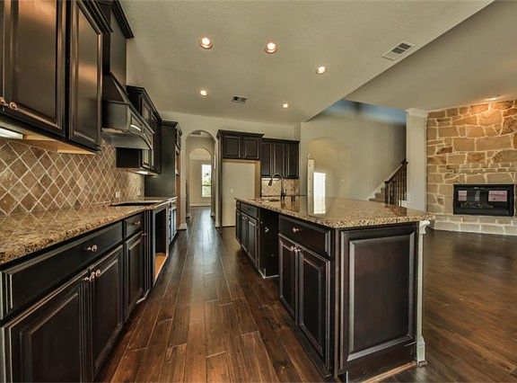 5th image of 2151 Graystone Hills Dr