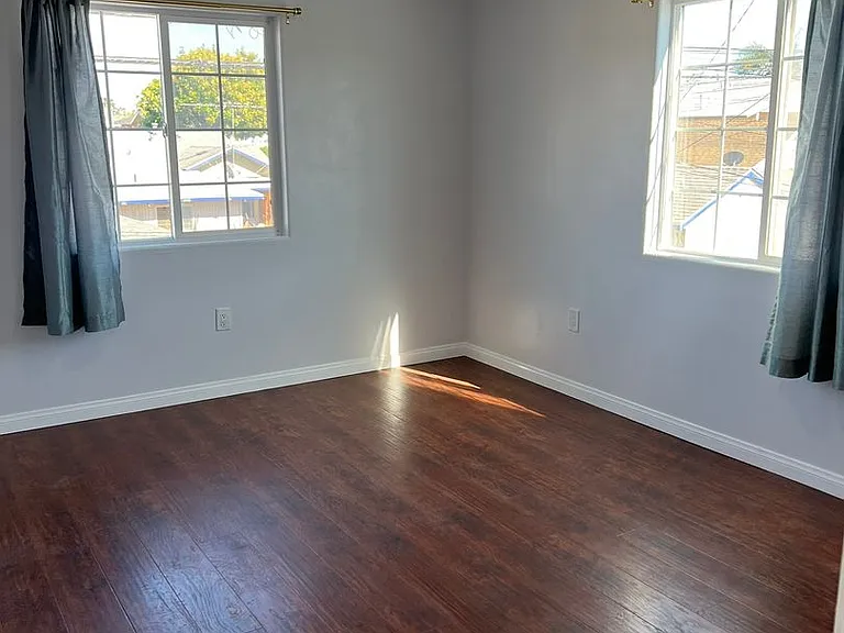 1454 N Gaviota Ave — Photo 9