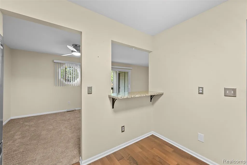2 bed, 2.0 bath, 1300 sqft, $1,950 — Photo 4