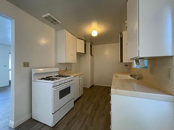 4th image of 8842 1/2 Elm Ave