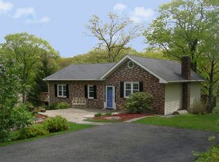 25 Alta Rd, Putnam Valley, NY 10537