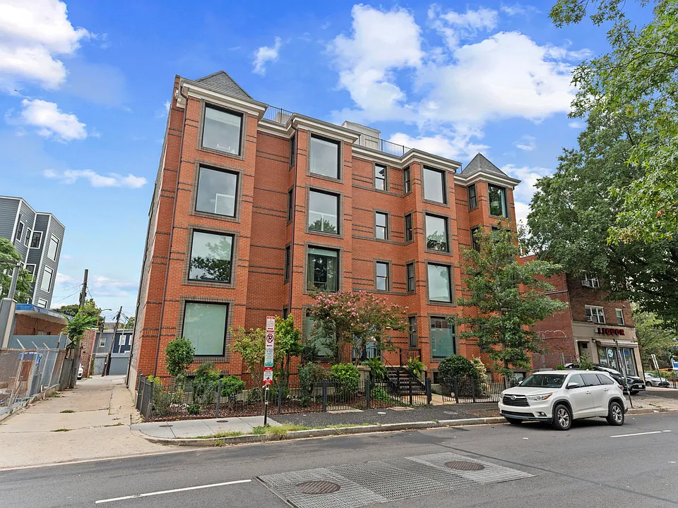 440 Rhode Island Ave NW #203