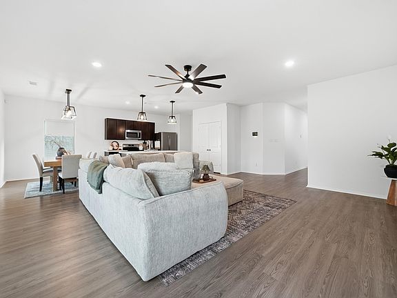 4th image of 1525 Parsifal Ln