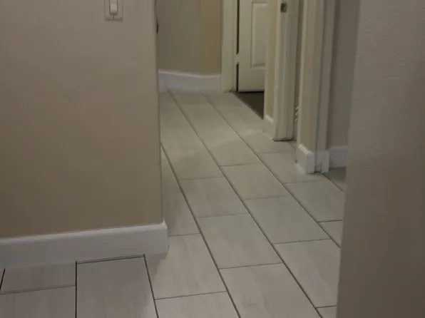1042 Whispering Birch Ave, Las Vegas, NV 89123