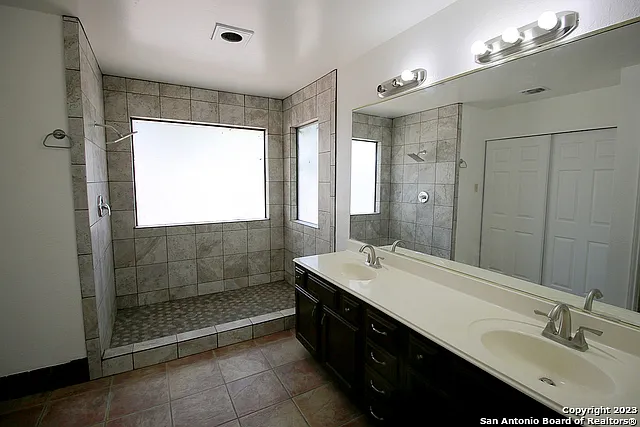 13942 Chisom Creek St — Photo 15